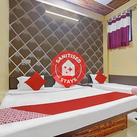 Oyo 79454 Shree Laxmi Palace Hotel Ujjain Esterno foto