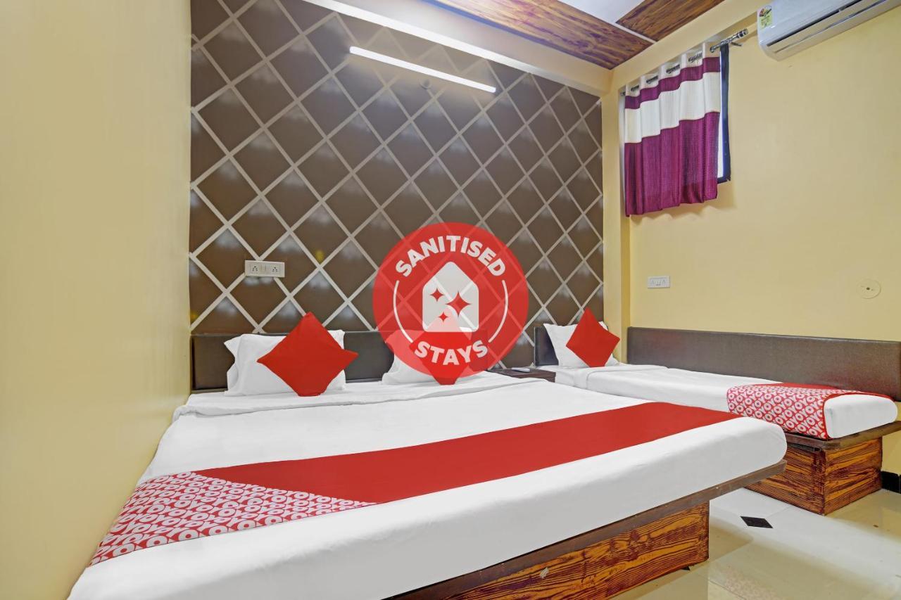 Oyo 79454 Shree Laxmi Palace Hotel Ujjain Esterno foto